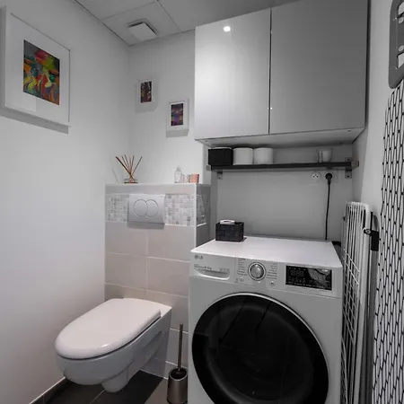 C035-cannes Centre 3 Pieces Avec Parking Apartment